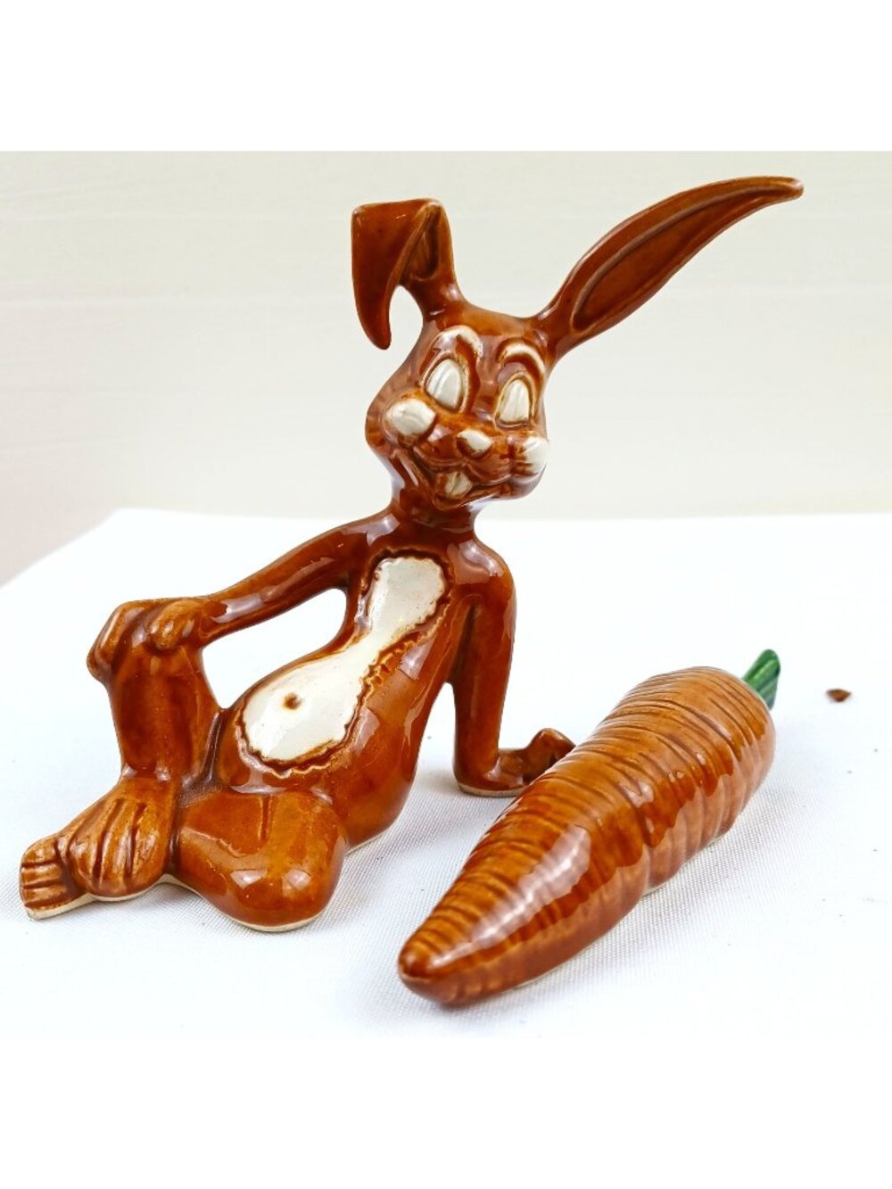 Vintage Treasure Craft Bunny Rabbit Carrot Salt & Pepper Shakers Anthropomorphic